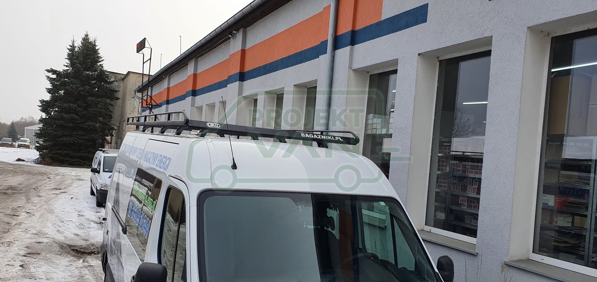 Platforma bagażowa RENAULT Master III ( 10- ) / OPEL Movano B ( 10-21 )/ Nissan NV400 10- ( L3H2 ) CRUZ EVO E37-158 — widok 3
