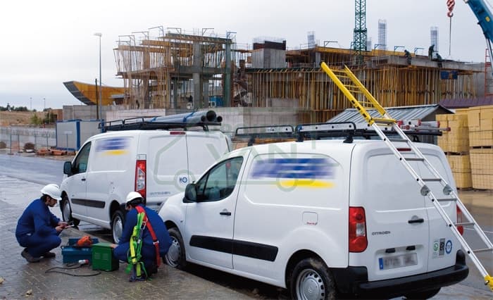 Platforma dachowa Citroen Jumpy III / Peugeot Expert III / Toyota Proace II ( 16- ) L2H1 - 5 punktów montażowych CRUZ EVO E26-140 — widok 3