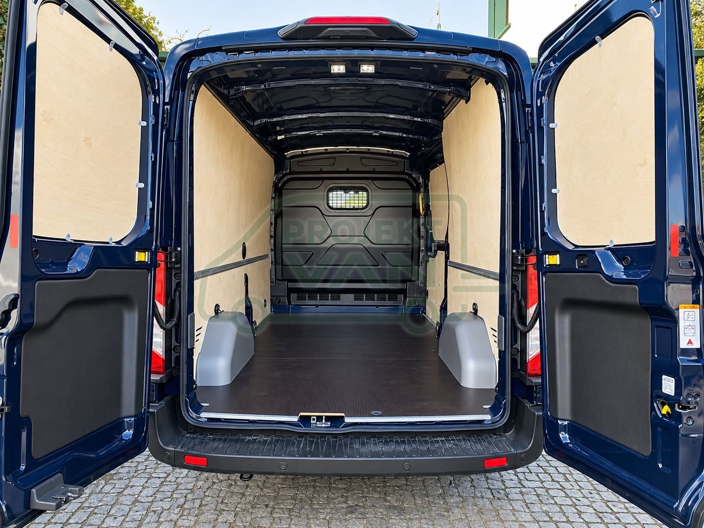 Okładziny boczne ze sklejki brzozowej surowej – Ford Transit L2H3 3300 — widok 3