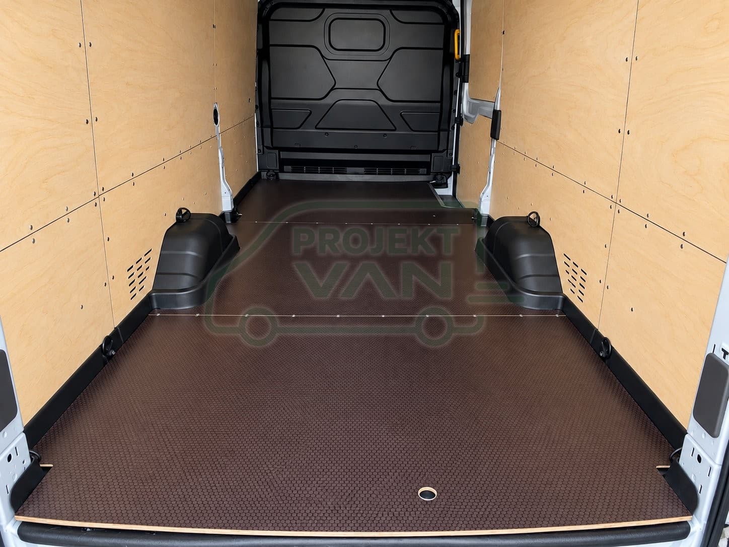 Podłoga ze sklejki z warstwą antypoślizgową – Brązowa – Ford Transit L4H3 3750 — widok 4