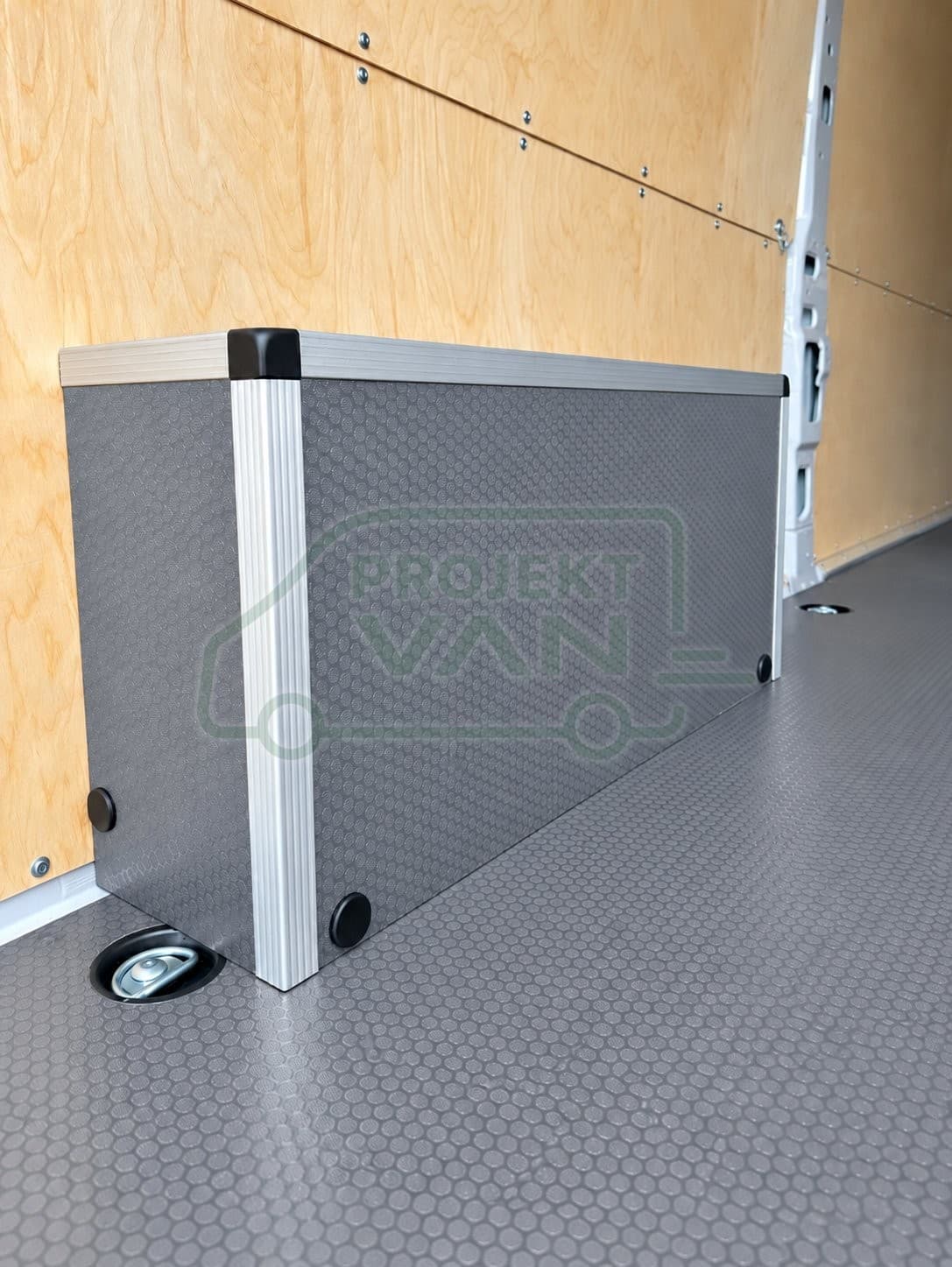 Osłony nadkoli ze sklejki PlyBOX szarej – Ford Transit Custom L1 — widok 3