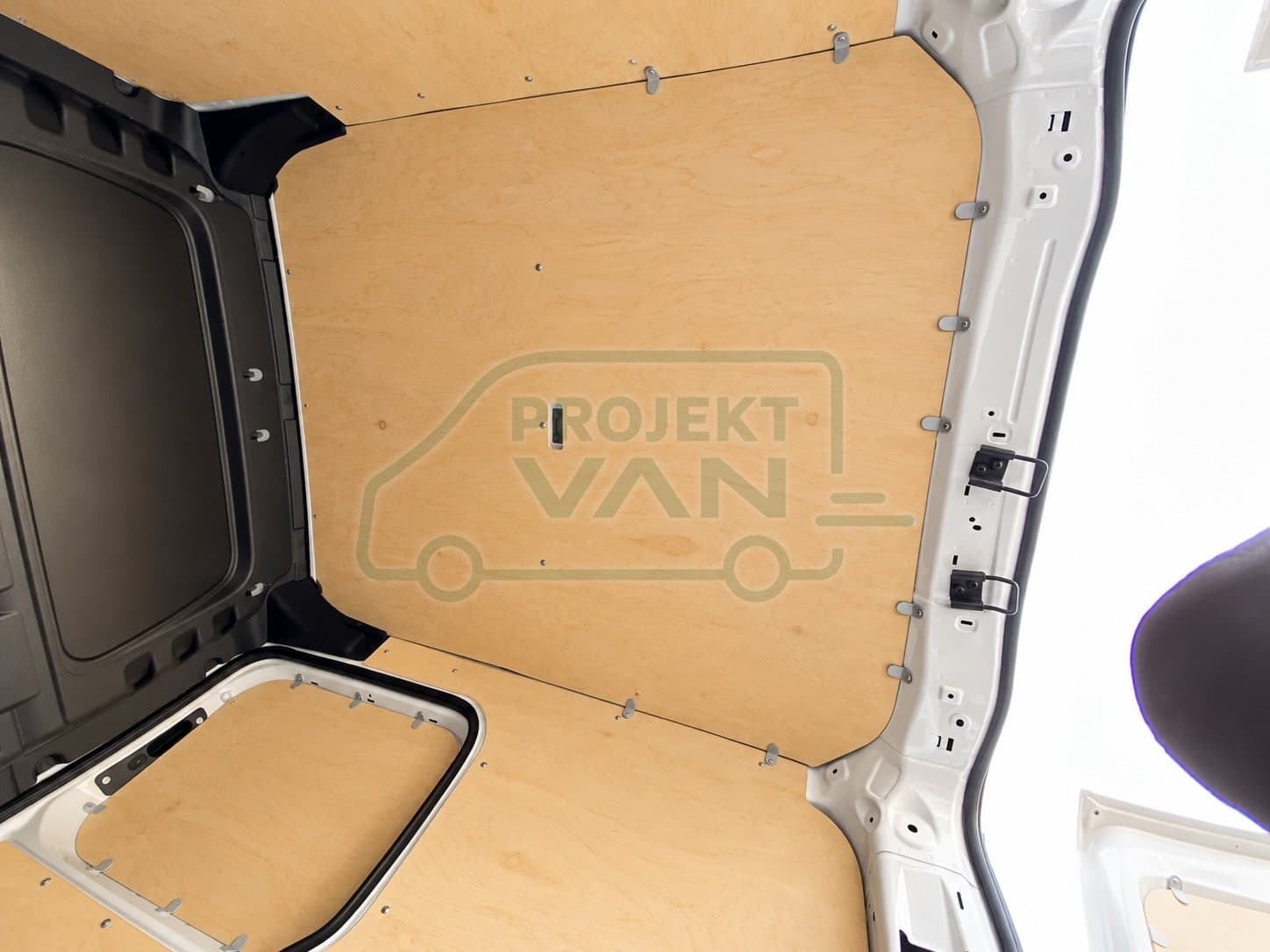 Okładzina sufitu ze sklejki brzozowej surowej – Ford Connect L2 2970 — widok 4