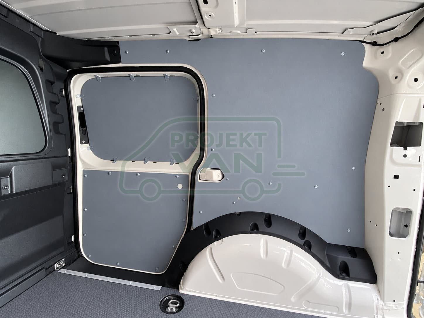 Podłoga ze sklejki z warstwą antypoślizgową – Szara – VW Caddy 5 L1 2755 — widok 3