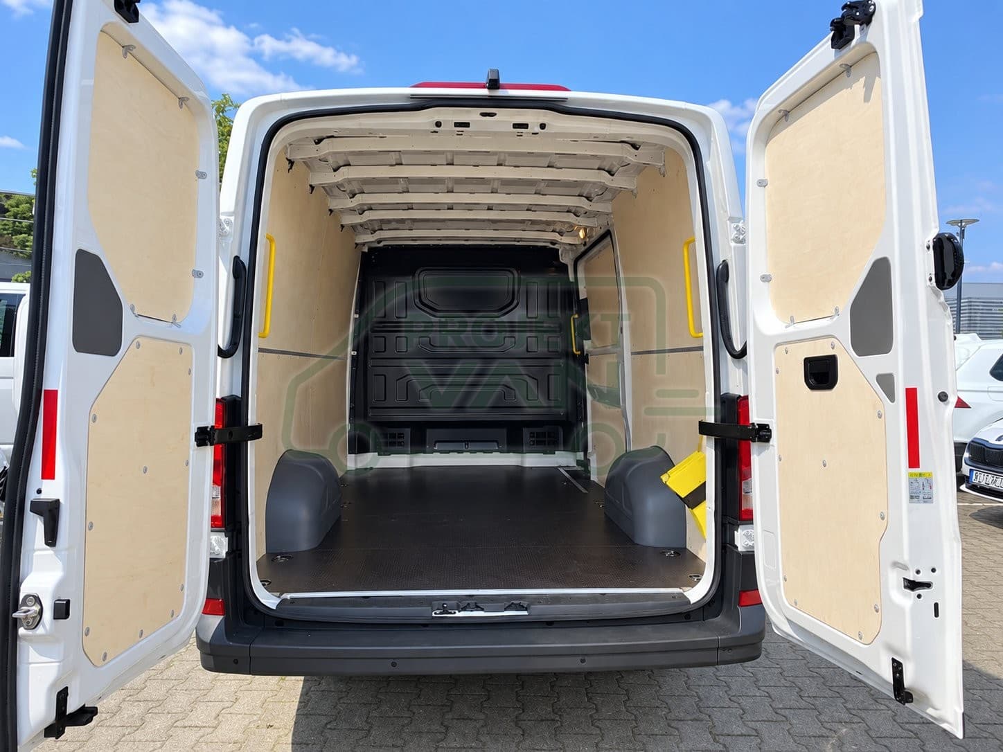 Podłoga ze sklejki z warstwą antypoślizgową – Brązowa – VW Crafter L3H2/H3 3640 — widok 3