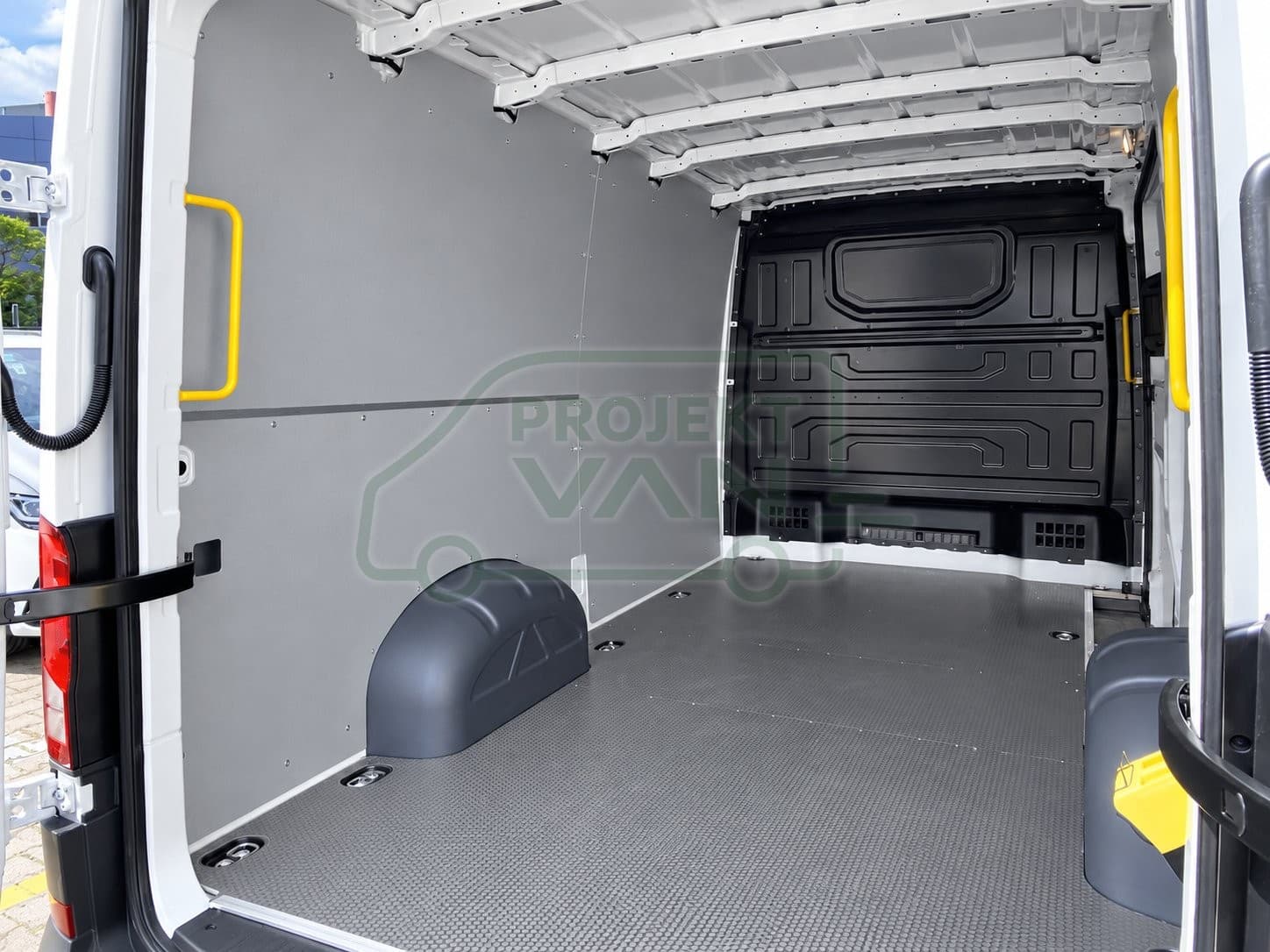 Podłoga ze sklejki z warstwą antypoślizgową – Szara – VW Crafter L3H2/H3 3640 — widok 4