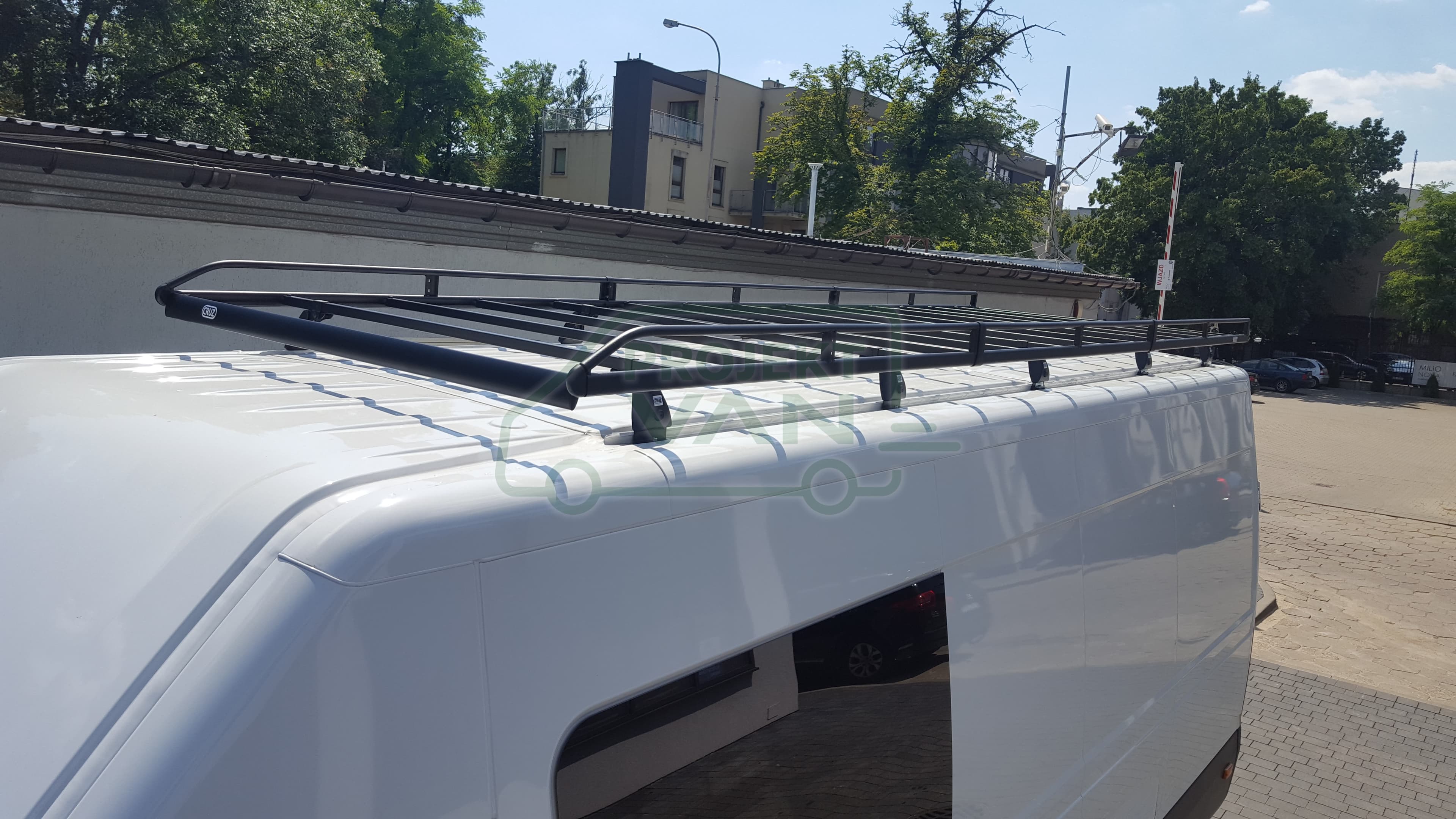 Platforma dachowa Ford Transit V ( 14- ) L4H2 i L4H3 CRUZ EVO E40-170 — widok 2
