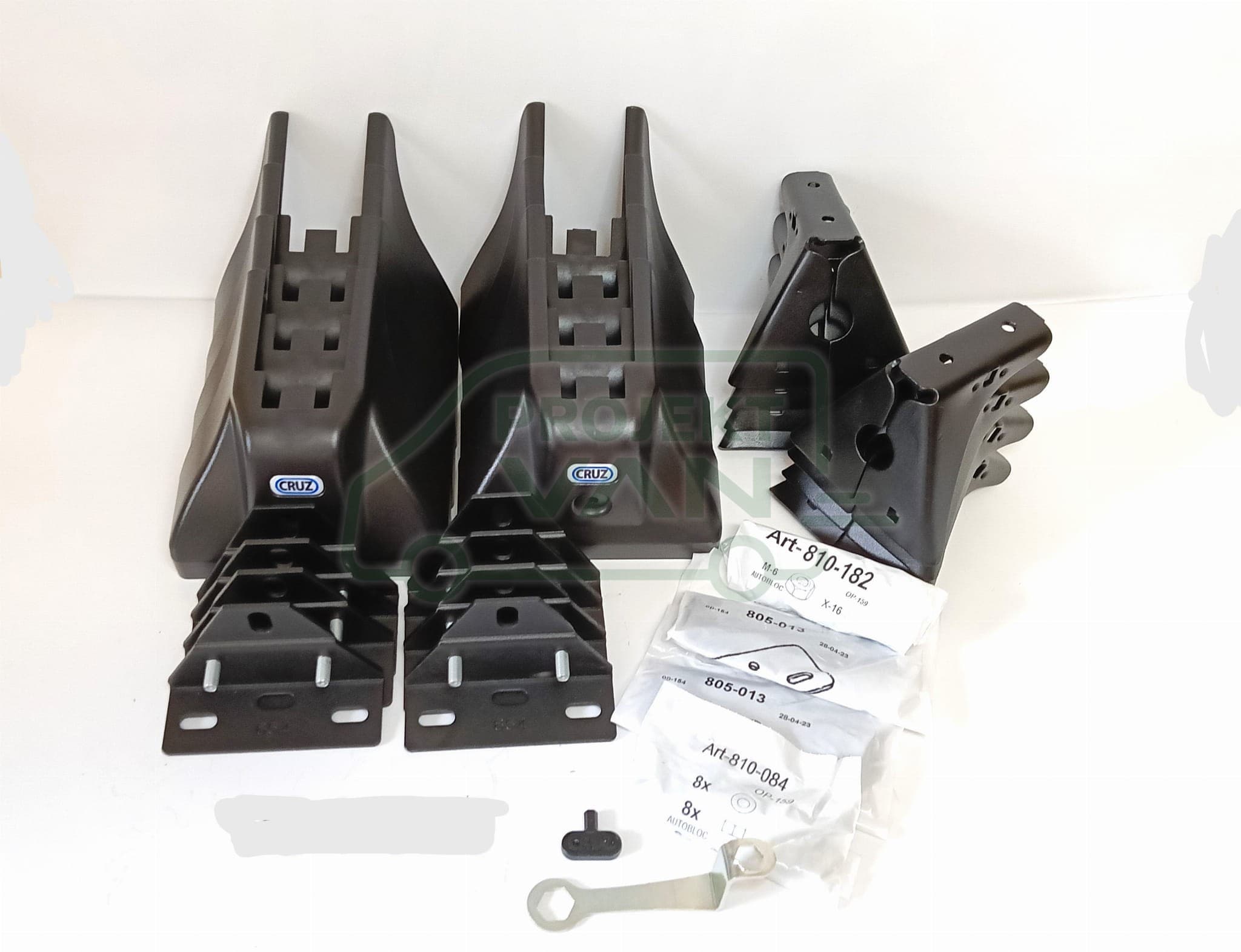 Aluminiowa platforma bagażowa Mercedes Sprinter ( 06-18, 18- ) i VW Crafter ( 06-17 ) L2H2 CRUZ EVO RACK ALU CR 911-601 — widok 5
