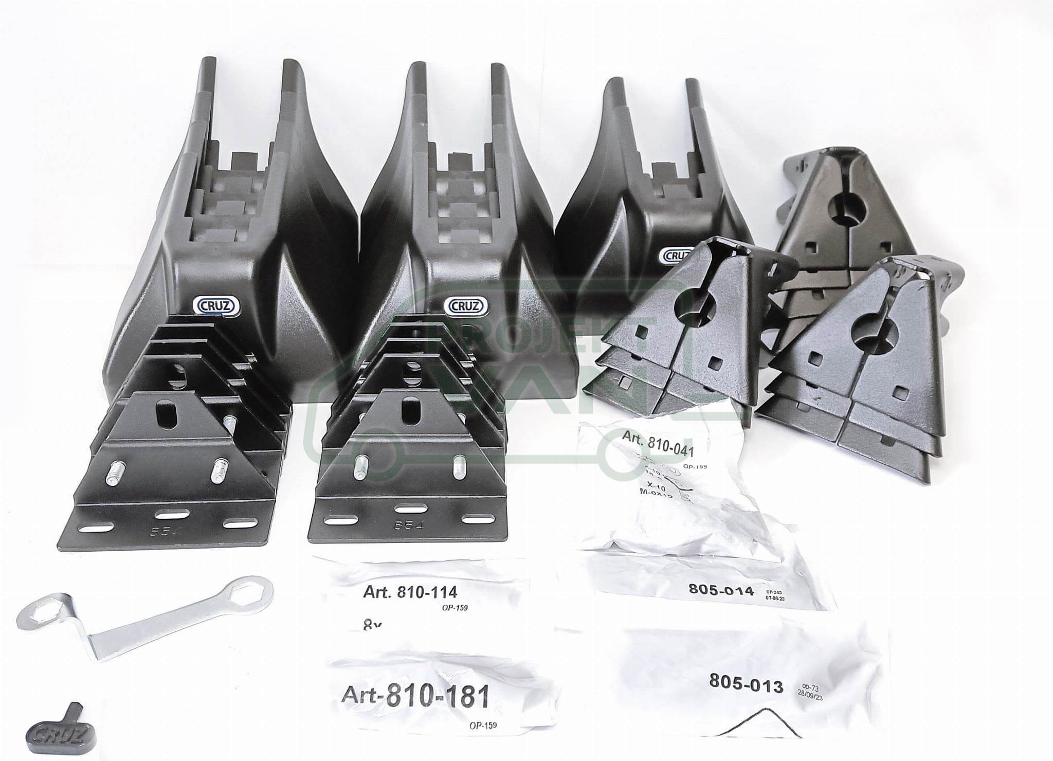 Aluminiowa platforma dachowa Mercedes Sprinter II i III ( 06-18 i 18- ) i VW Crafter I ( 06-17 ) L4H2 CRUZ EVO RACK ALU A48-158 — widok 3