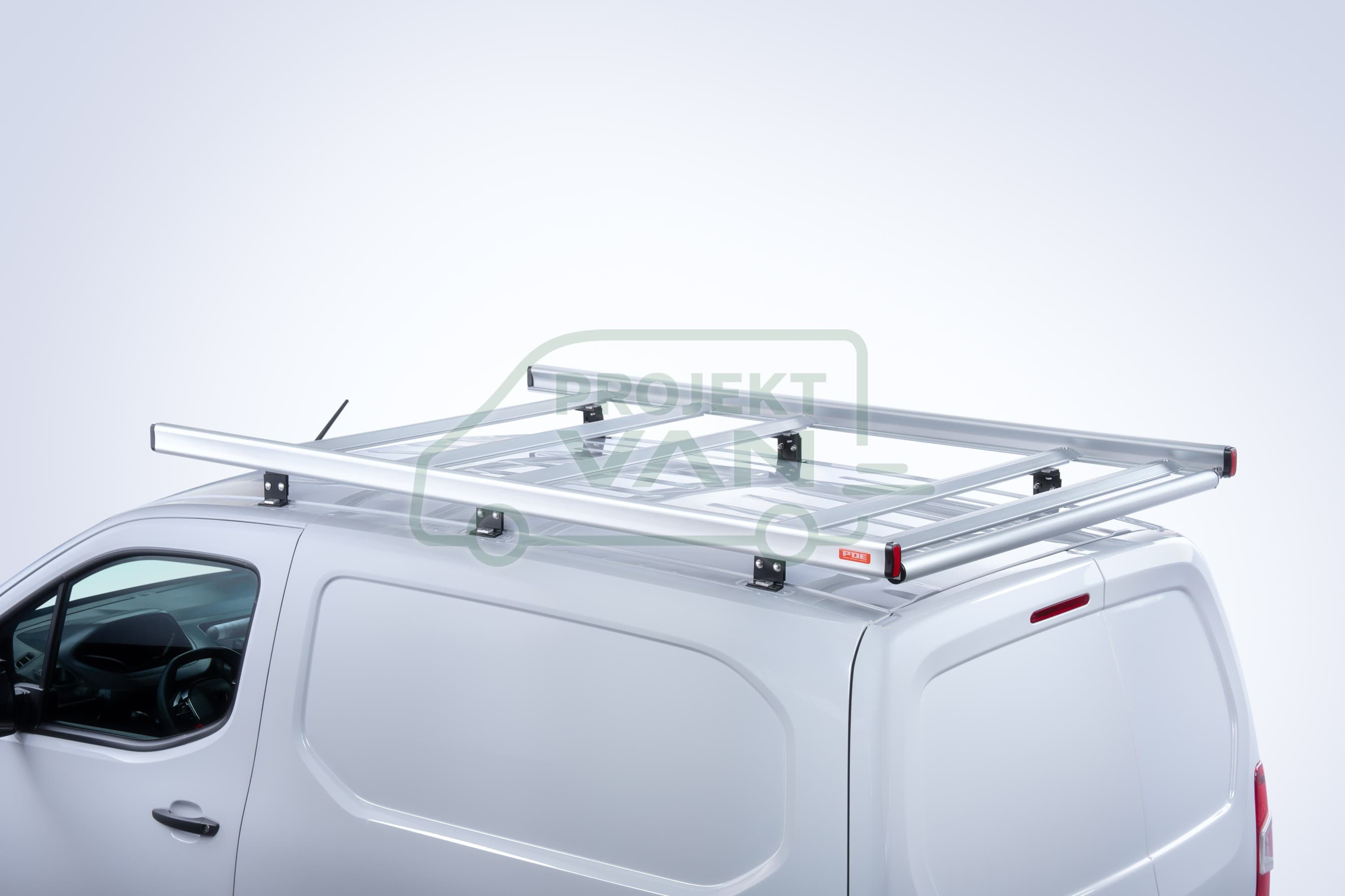Aluminiowa platforma dachowa Citroen Berlingo III M Opel Combo E L1 Peugeot Partner III L1 ( 18- ) / Toyota ProAce City I L1 i City I Verso L1 ( 19- ) / Fiat Doblo IV L ( 22- ) bez relingów PDE AluRack 220x135 — widok 3