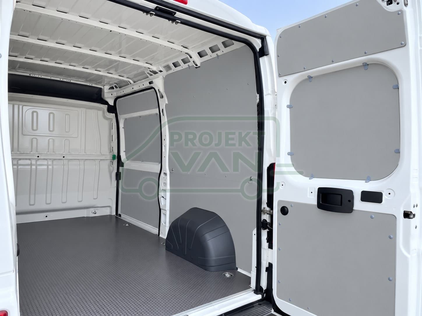 Okładziny boczne z plastiku ABS – Stellantis L1H1 3000 — widok 3