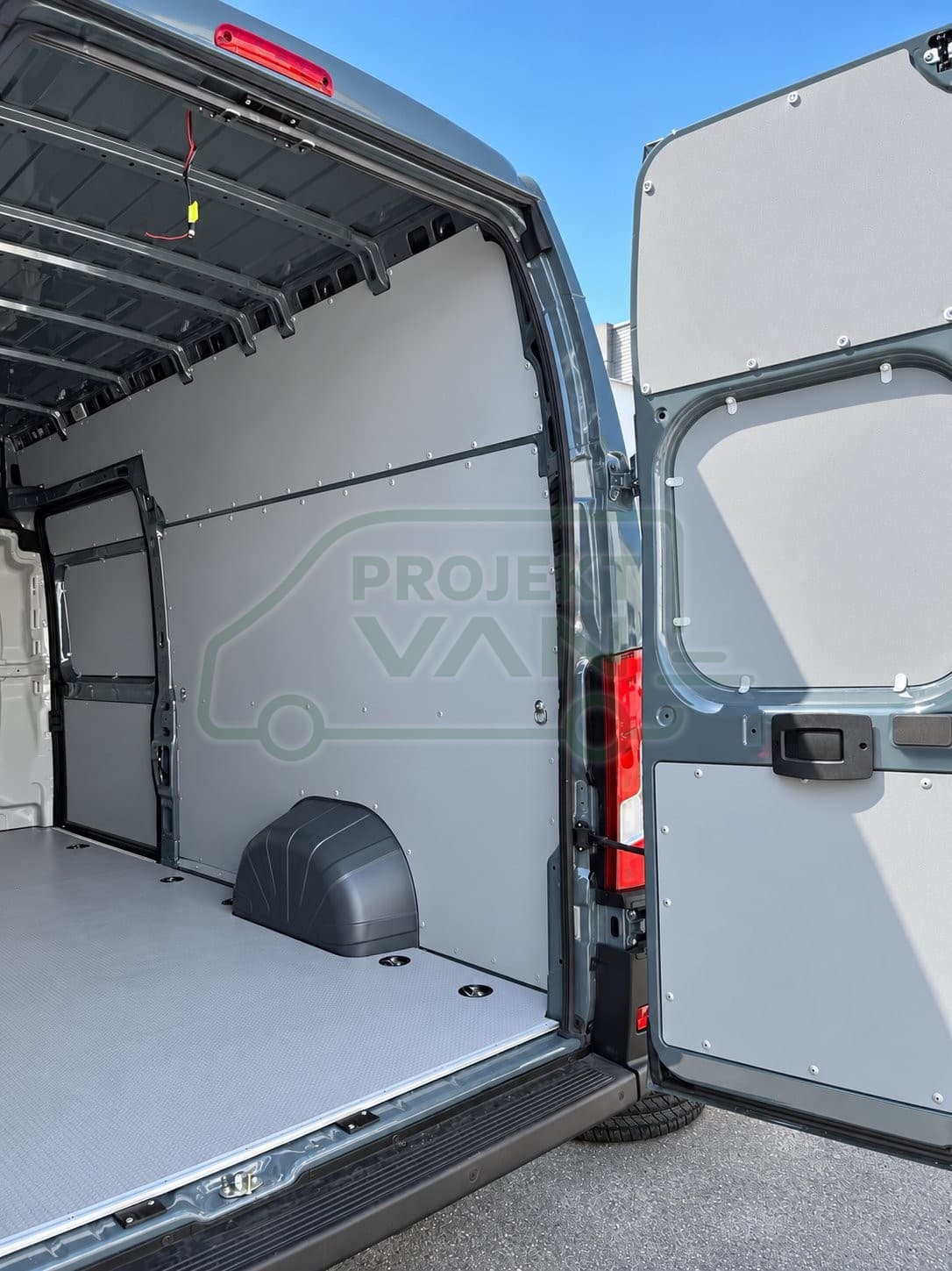 Okładziny boczne z plastiku ABS – Stellantis L4H3 4035 — widok 4