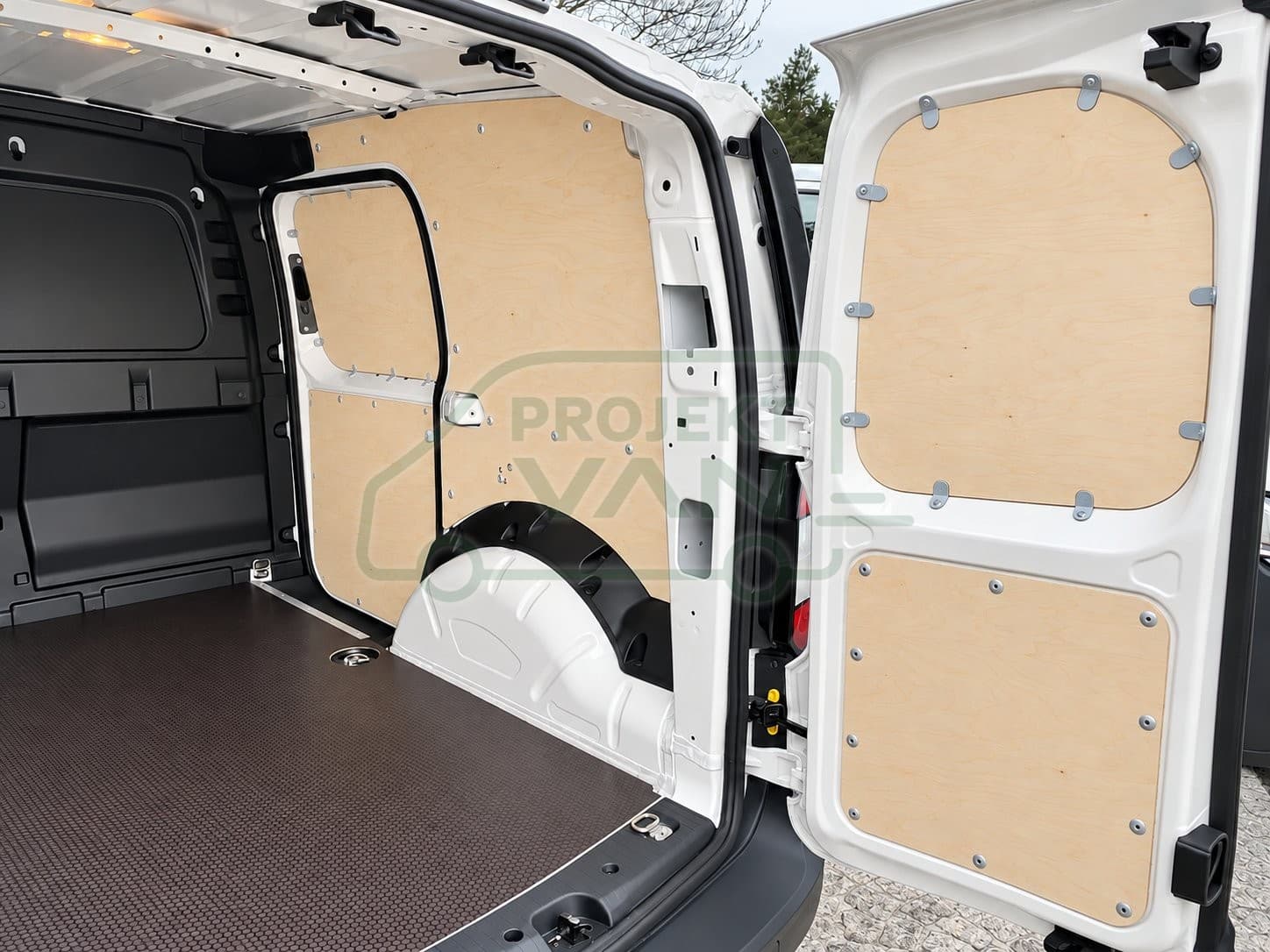 Podłoga ze sklejki z warstwą antypoślizgową – Brązowa – Ford Connect L1 2755 — widok 3