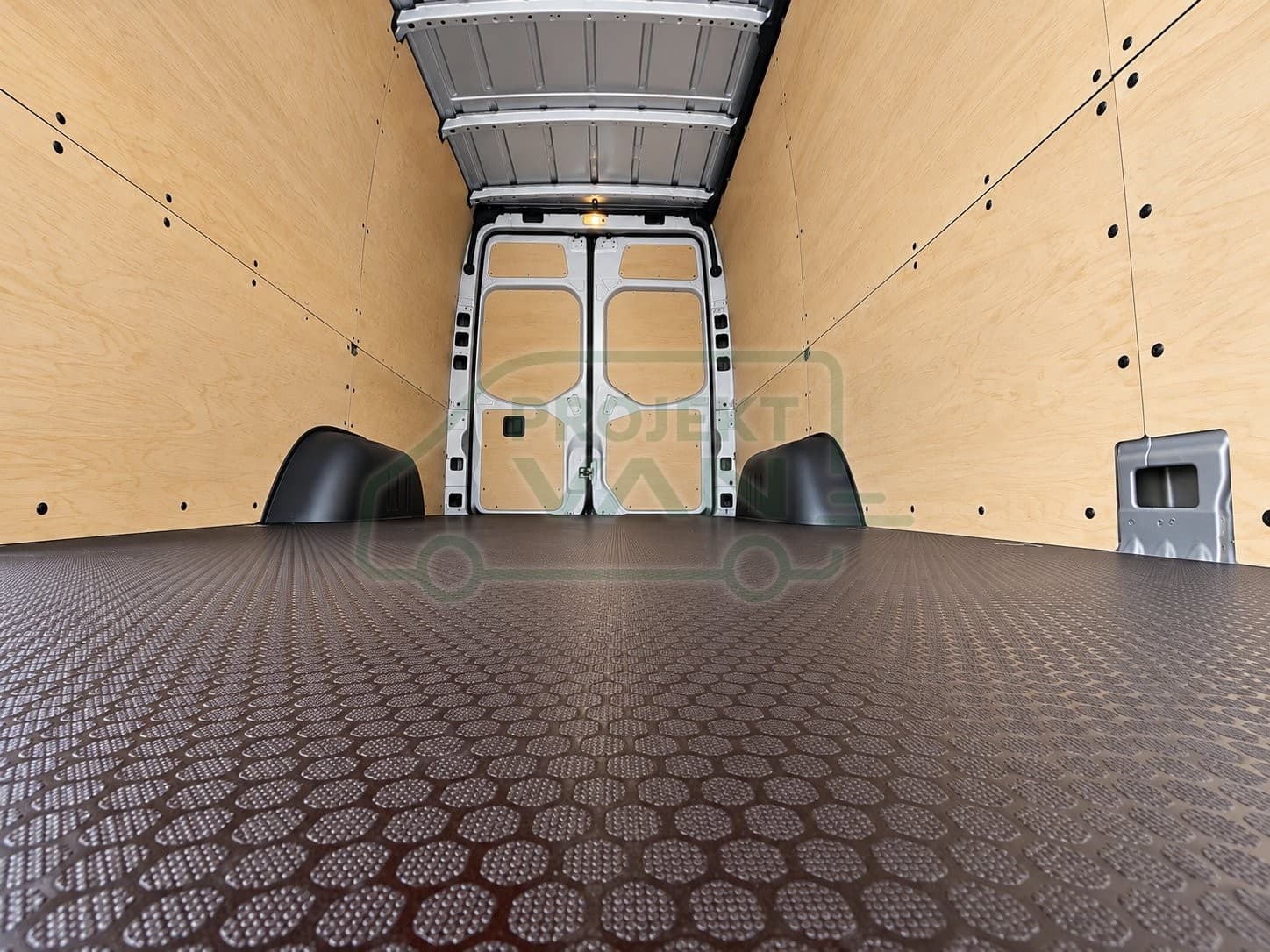 Podłoga ze sklejki z warstwą antypoślizgową – Brązowa – Mercedes Sprinter W907 L1H1/H2 3250 — widok 3