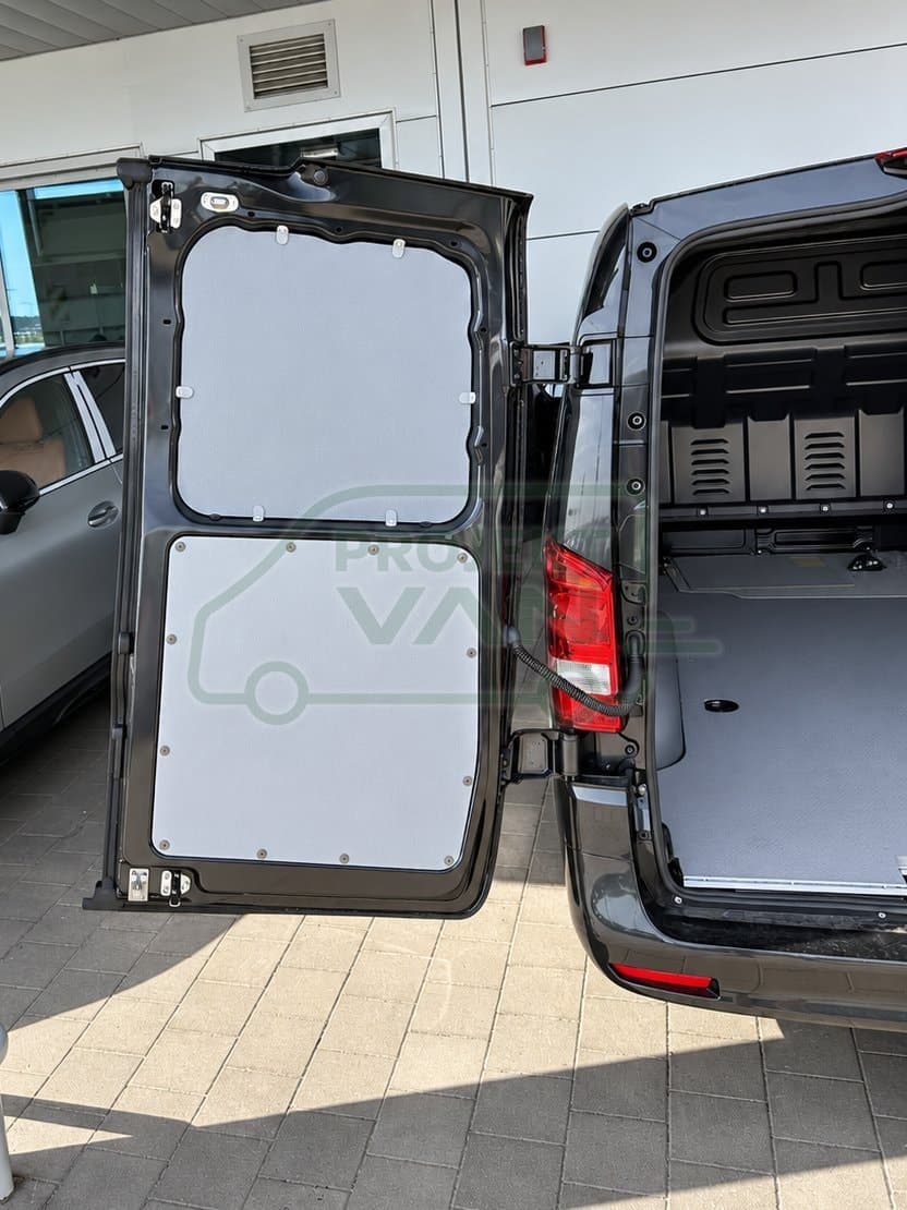 Podłoga ze sklejki z warstwą antypoślizgową – Szara – Mercedes Vito L1H1 15 3200 — widok 3