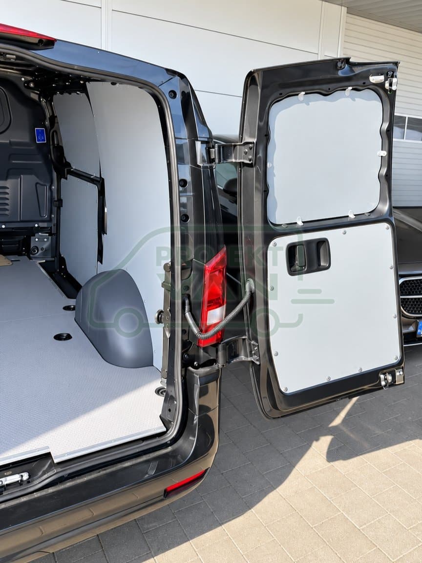 Podłoga ze sklejki z warstwą antypoślizgową – Szara – Mercedes Vito L1H1 15 3200 — widok 4