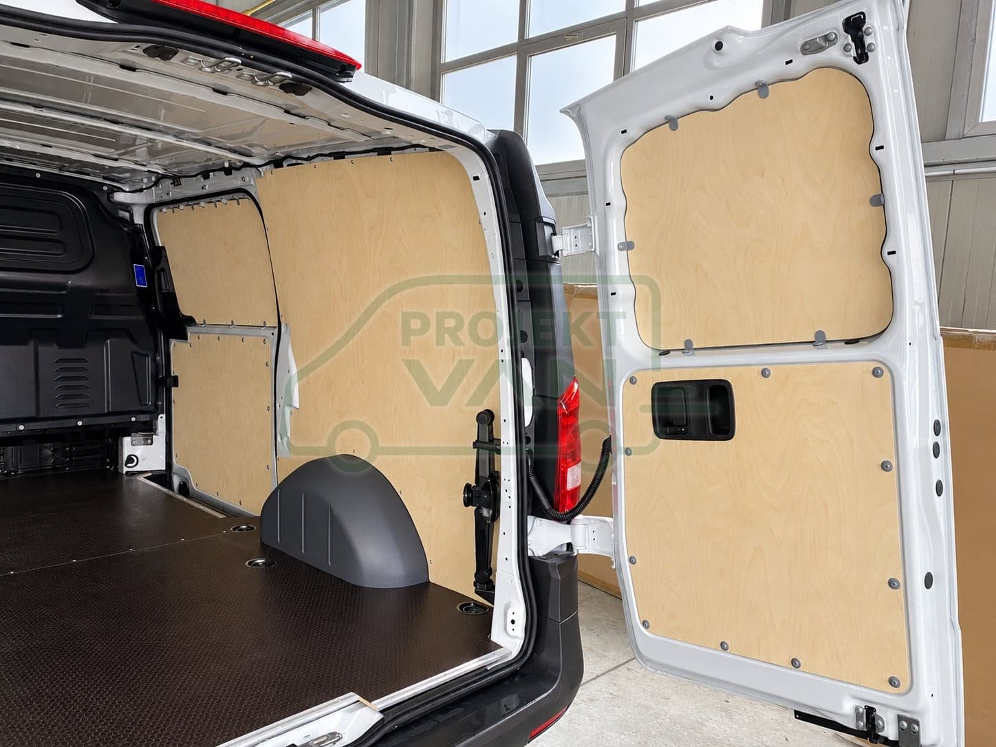 Podłoga ze sklejki z warstwą antypoślizgową – Brązowa – Mercedes Vito L3H1 15 3430 — widok 3