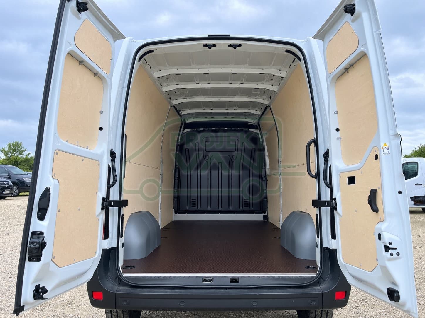 Podłoga ze sklejki z warstwą antypoślizgową – Brązowa – Renault Master L3H2 4332 — widok 3