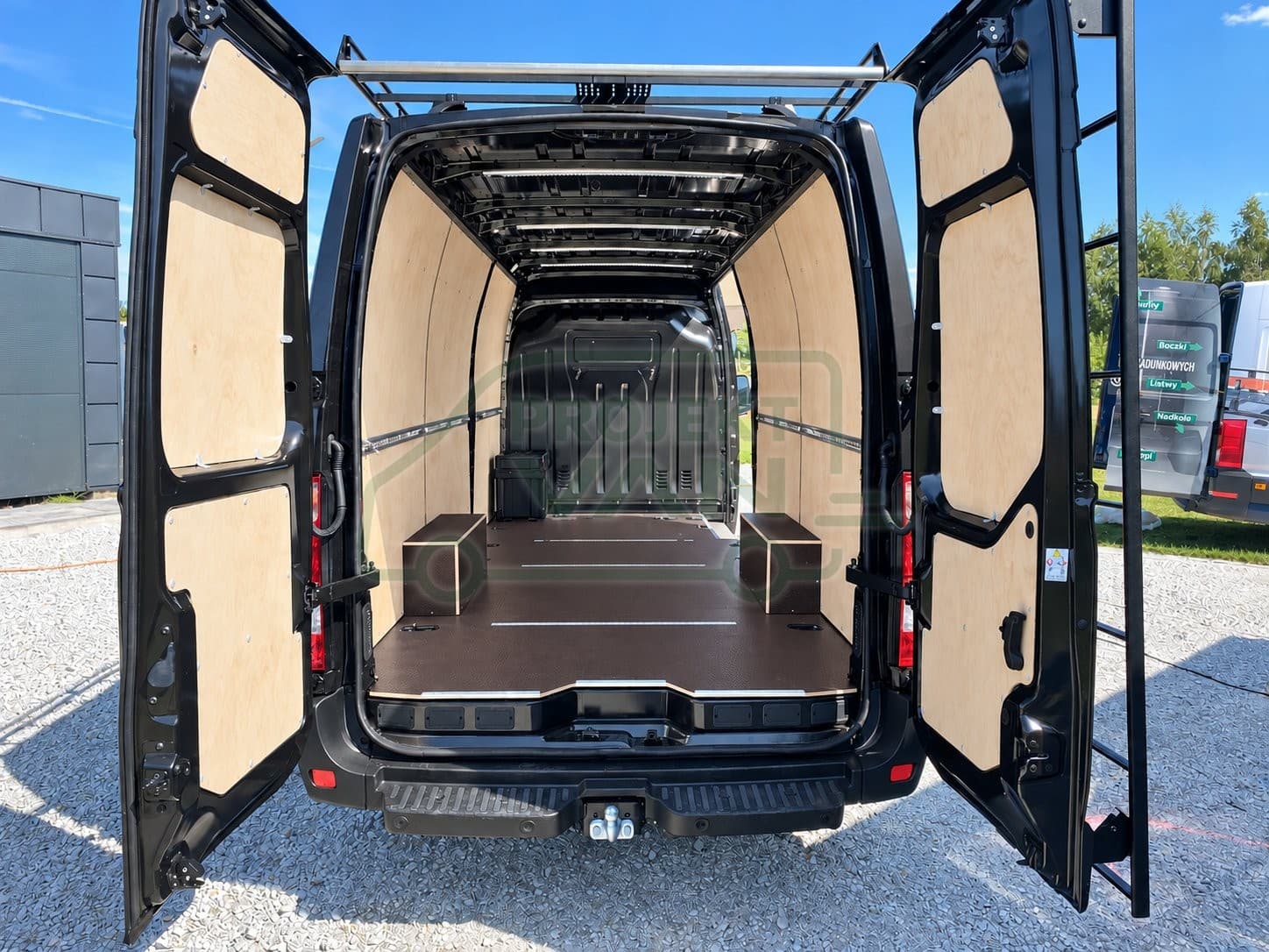 Podłoga ze sklejki z warstwą antypoślizgową – Brązowa – Renault Master L4H2 4332 — widok 3