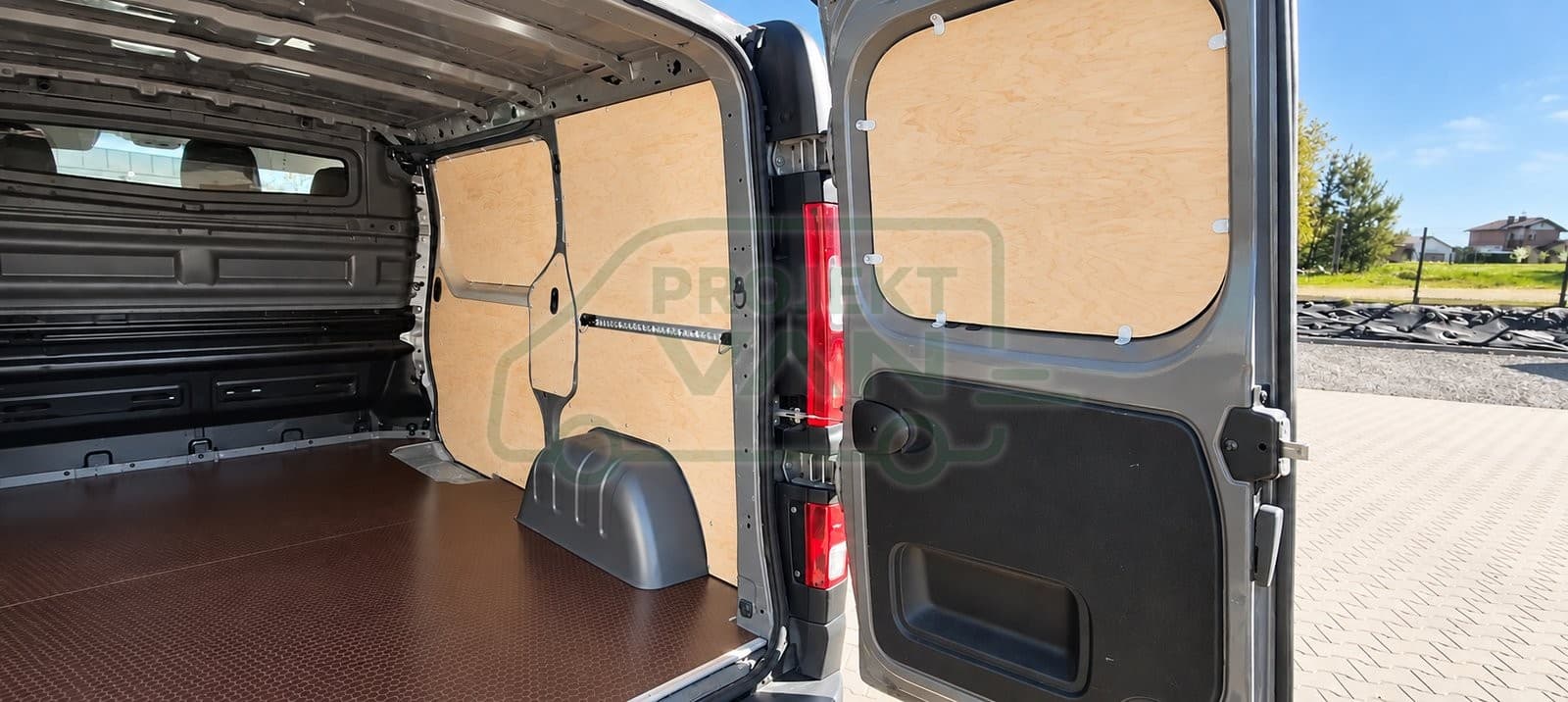 Podłoga ze sklejki z warstwą antypoślizgową – Brązowa – Renault Trafic '14 L2H1 3498 — widok 4