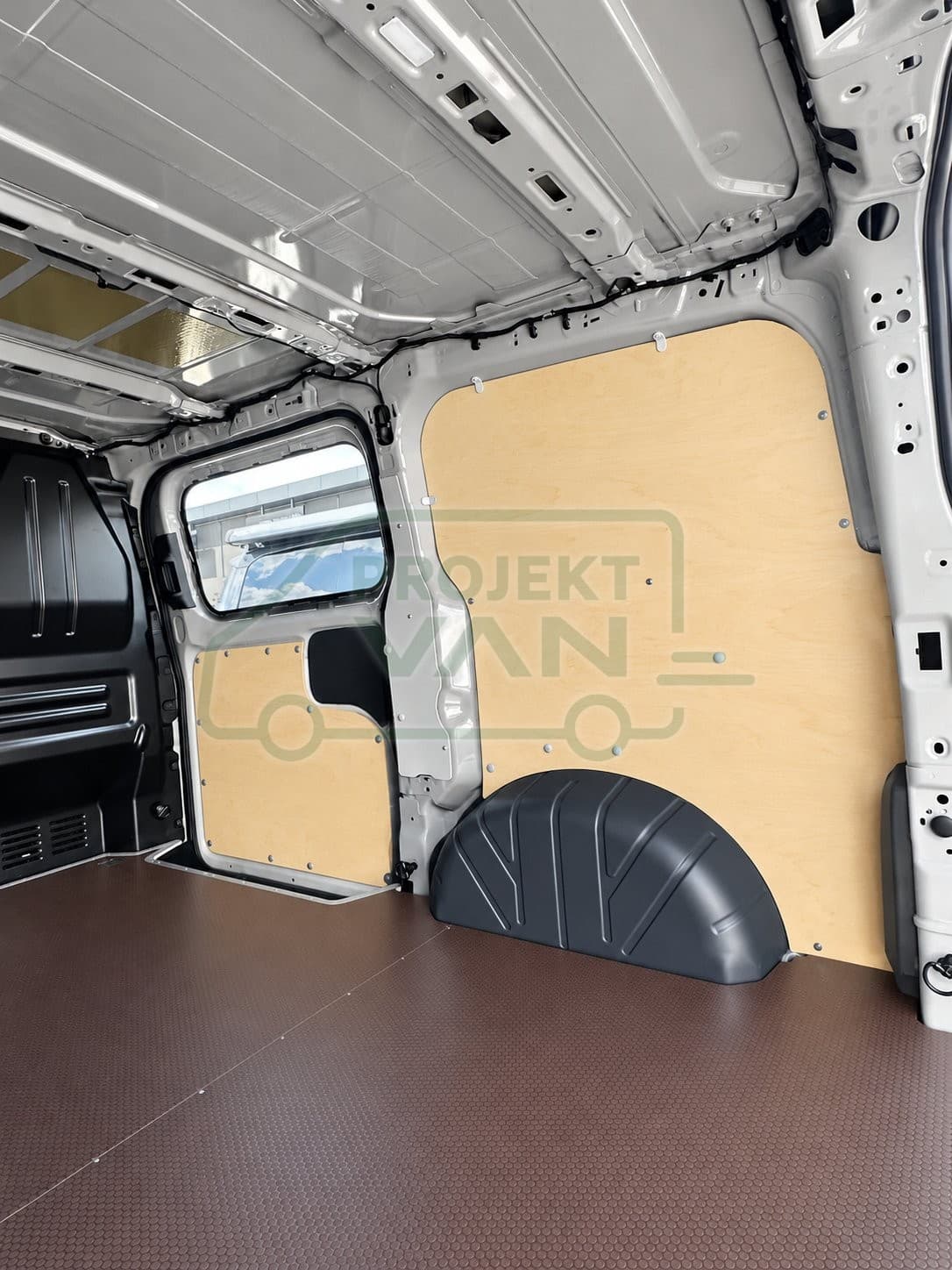 Okładziny boczne ze sklejki brzozowej surowej – VW T7 L1H1 3100 — widok 4