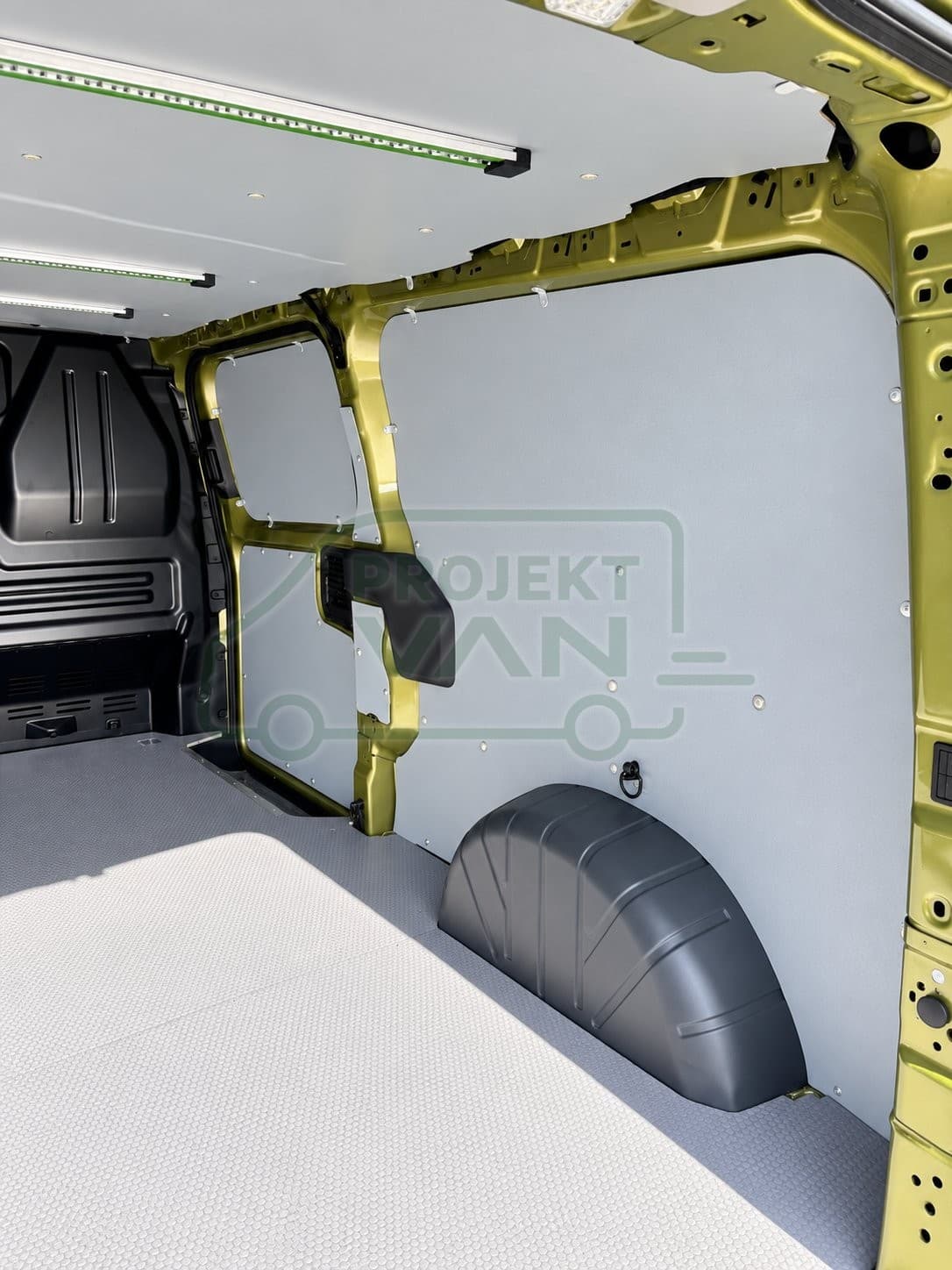 Okładziny boczne z plastiku ABS – VW T7 L2H1 3500 — widok 3